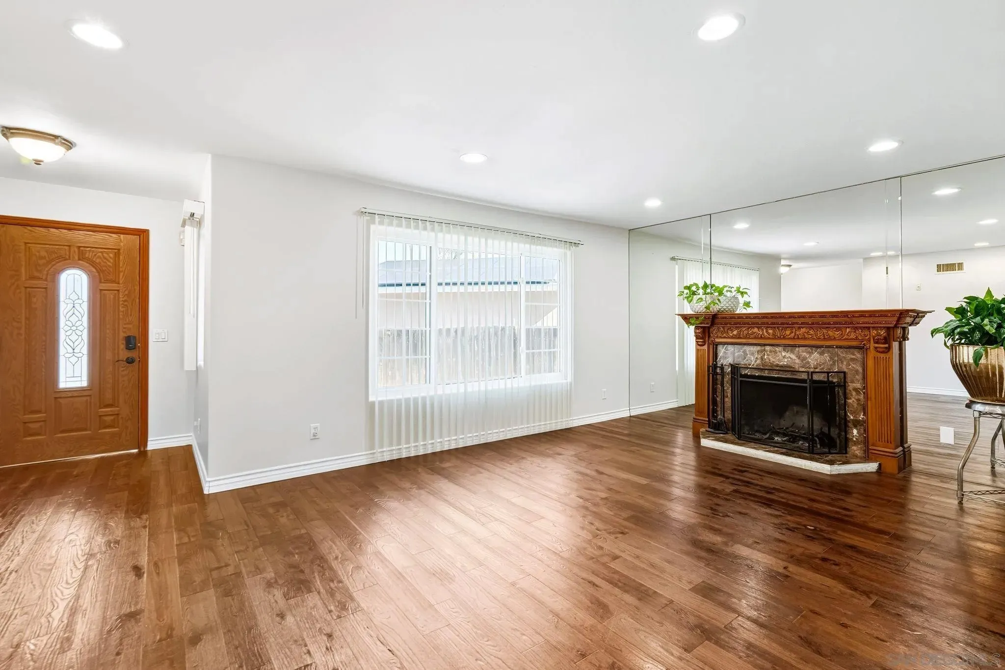 San Diego, California 92114, United States, 3 Bedrooms Bedrooms, ,2 BathroomsBathrooms,Residential,Active,251795