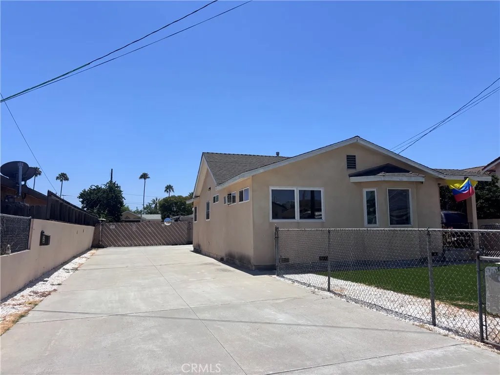 546 E 220th