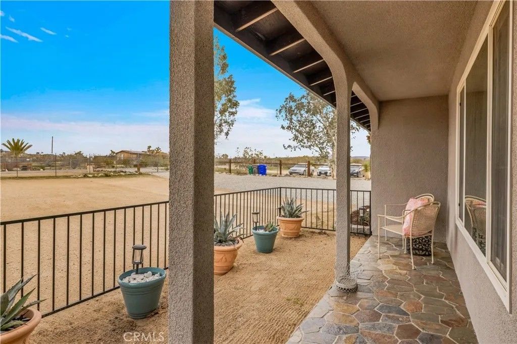 Photo of 4442 Bonita Ave, Yucca Valley, CA 92284 (MLS # JT26030295)