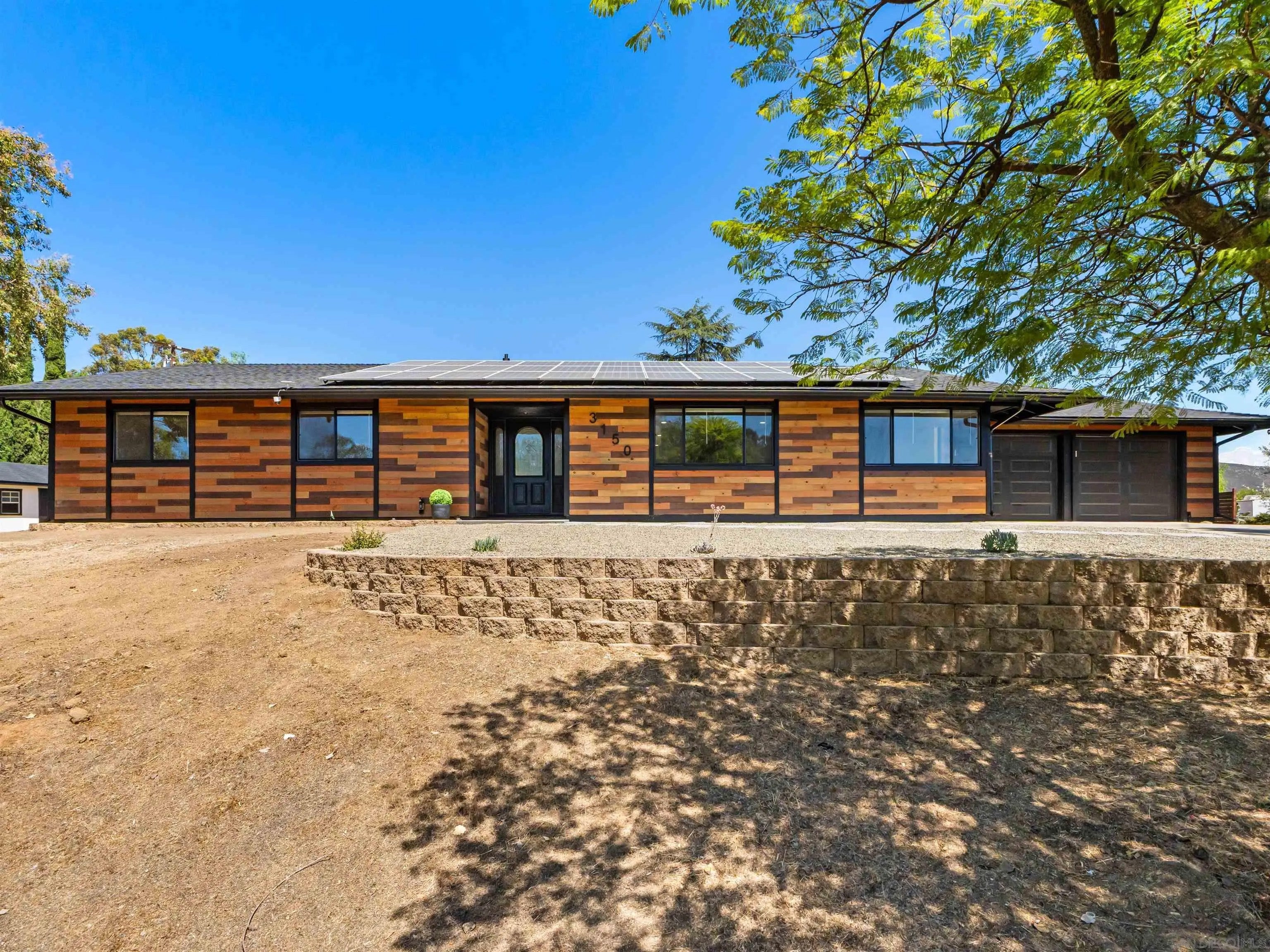3150 Acacia Ln