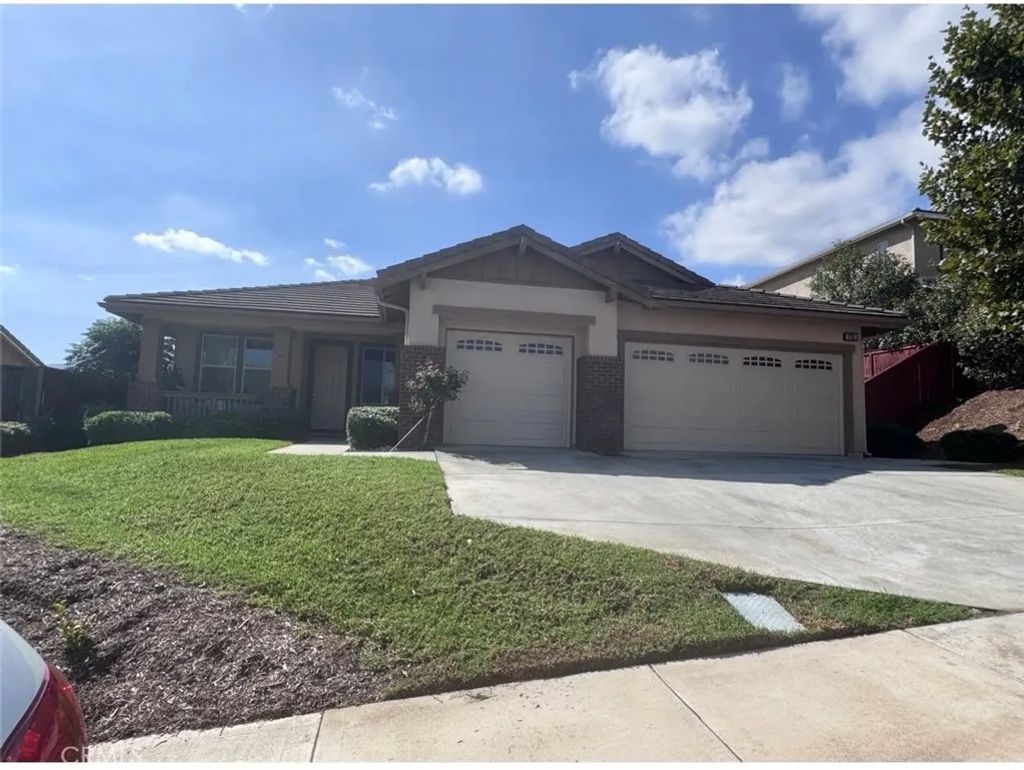 Photo of 8783 Hunt Canyon, Corona, CA 92883 (MLS # SW26005050)