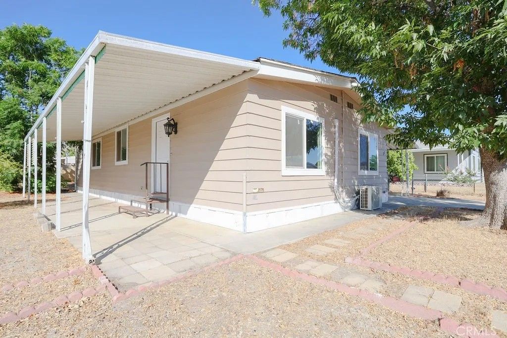 Photo of 315 N Palomar Avenue, San Jacinto, CA 92582 (MLS # IG25248652)