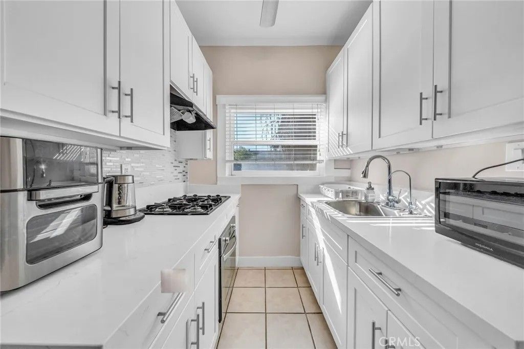 Photo of 4125 S Figueroa Street #218, Los Angeles, CA 90037 (MLS # SW25274192)