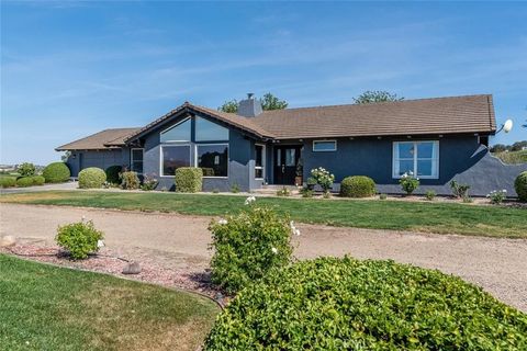 Tiny photo for 7790 Airport Road, Paso Robles, CA 93446 (MLS # NS25249590)