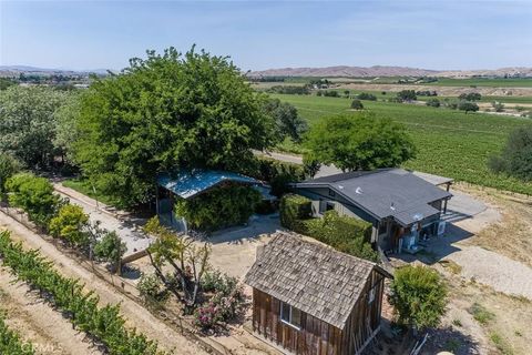 Tiny photo for 7790 Airport Road, Paso Robles, CA 93446 (MLS # NS25249590)