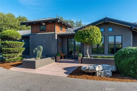 Tiny photo for 7790 Airport Road, Paso Robles, CA 93446 (MLS # NS25249590)