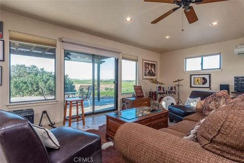 Tiny photo for 7790 Airport Road, Paso Robles, CA 93446 (MLS # NS25249590)