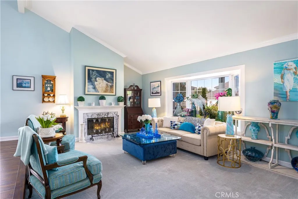 7318 E Cambria