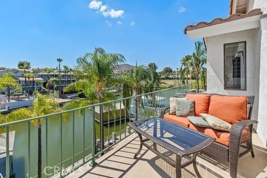 30181 Swan Point