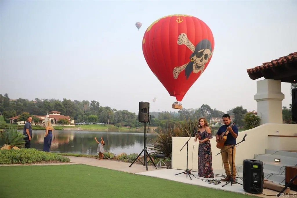 6056 Calle Camposeco