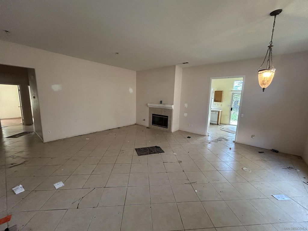 Photo of 505 Portico Dr, Oceanside, CA 92058 (MLS # 260004424)