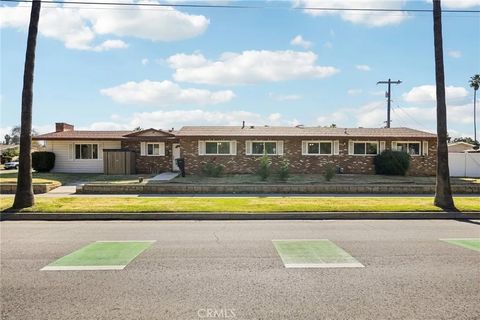 Photo of 975 Brookside Avenue, Redlands, CA 92373 (MLS # IV26025517)