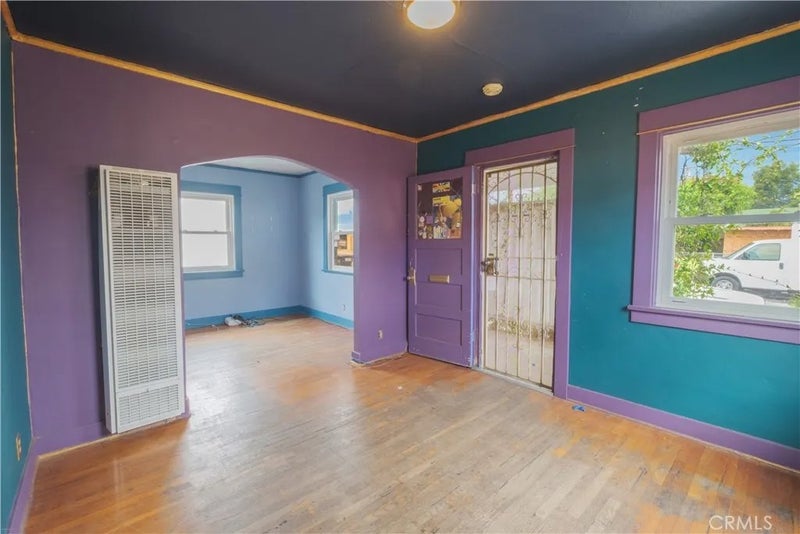 5716 Hubbard