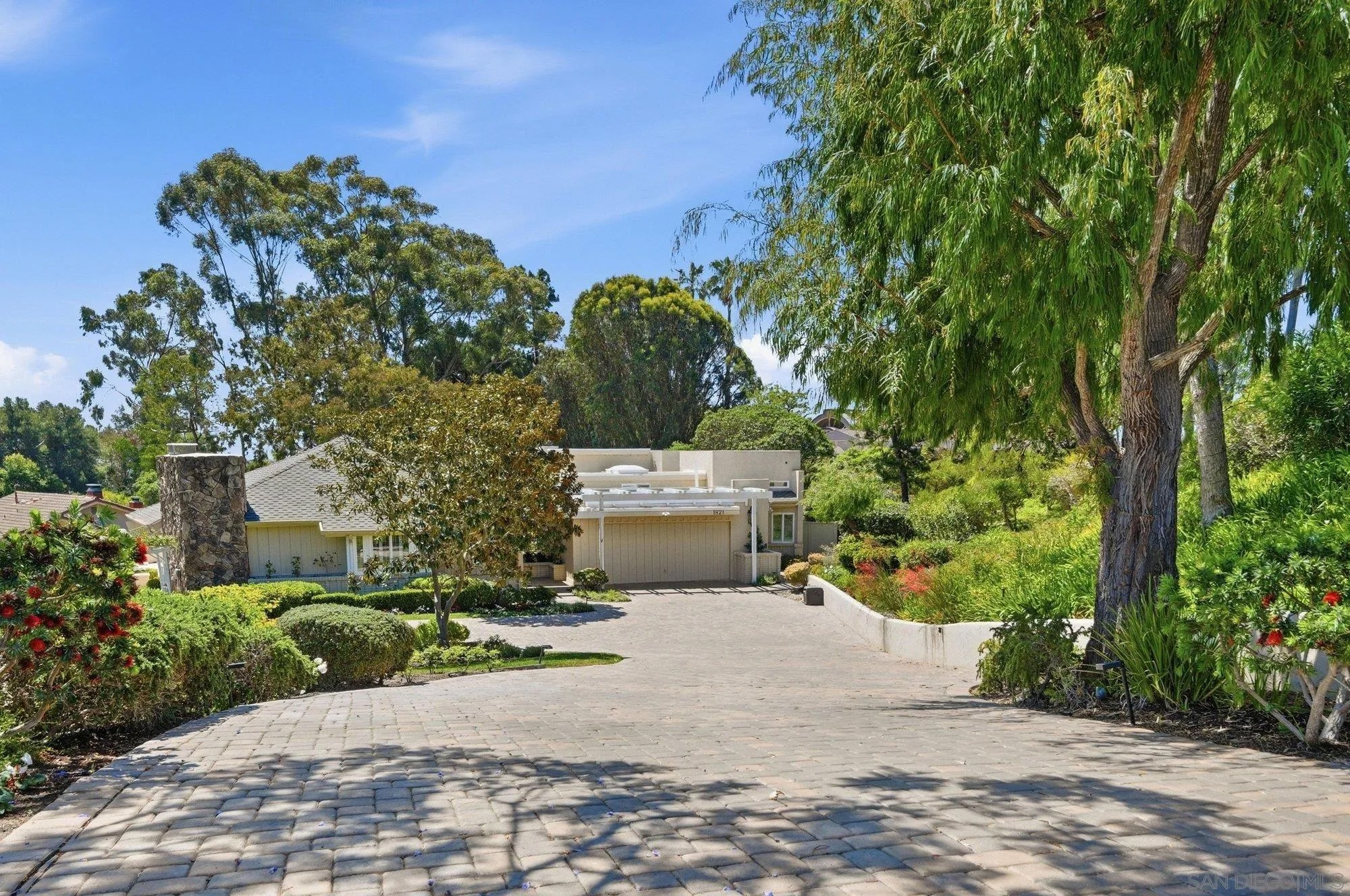 1821 Caminito Monrovia