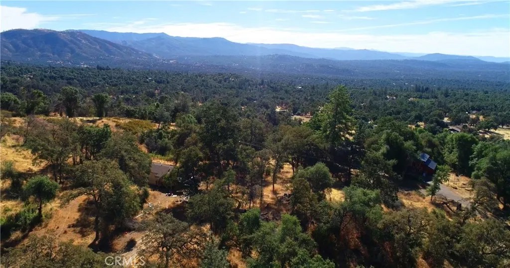 5712 Twin Oaks