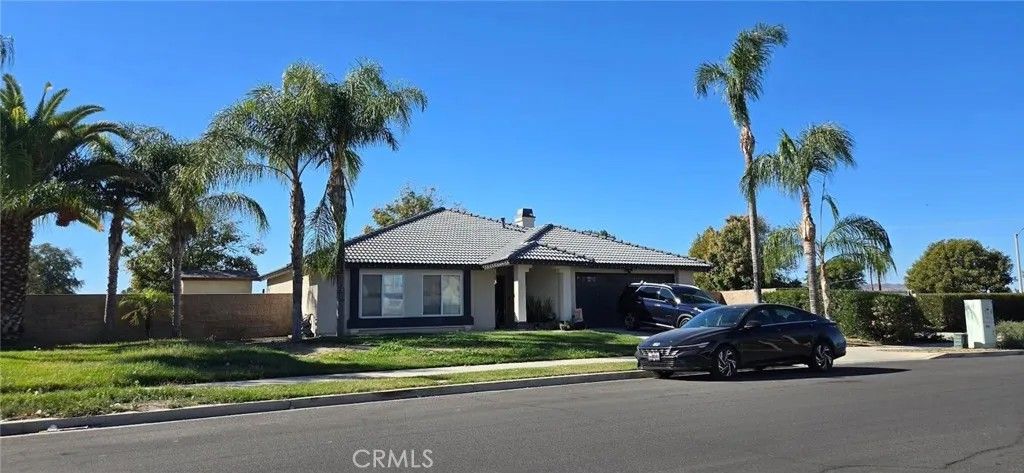 Photo of 885 Coramdeo Court, Hemet, CA 92543 (MLS # DW26026675)