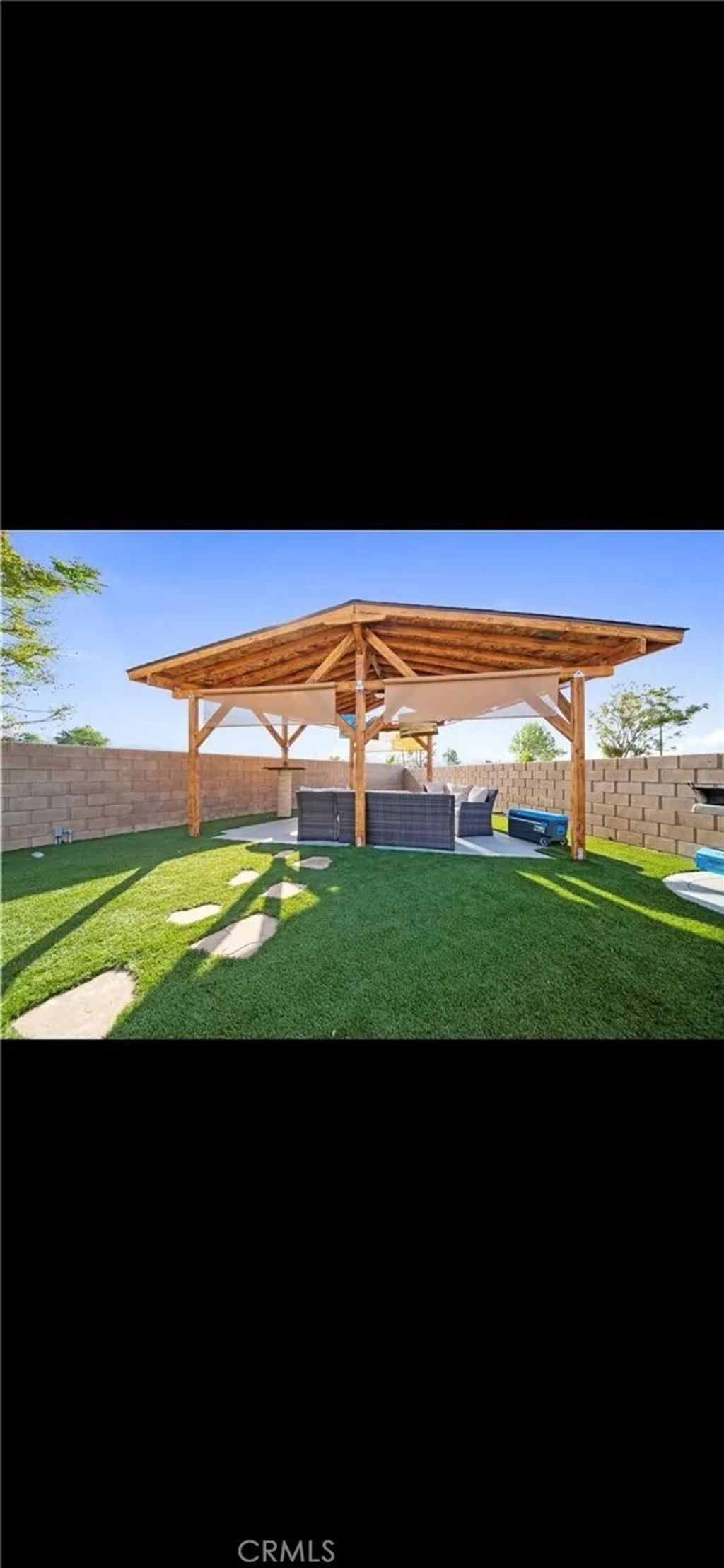 Photo of 885 Coramdeo Court, Hemet, CA 92543 (MLS # DW26026675)