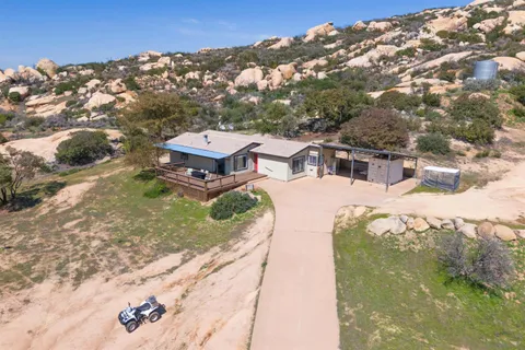 High Glen Rd, Alpine, CA 91901 - #: 250035242