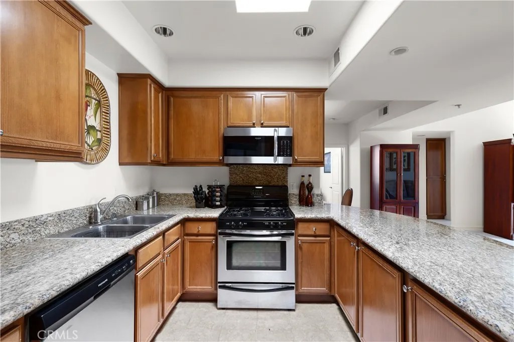 14343 Burbank Boulevard 301