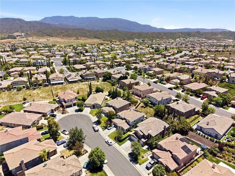 33882 Flora Springs