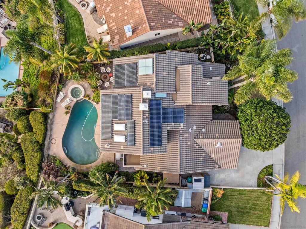 Photo of 7215 Daffodil Pl, Carlsbad, CA 92011 (MLS # 250045981)