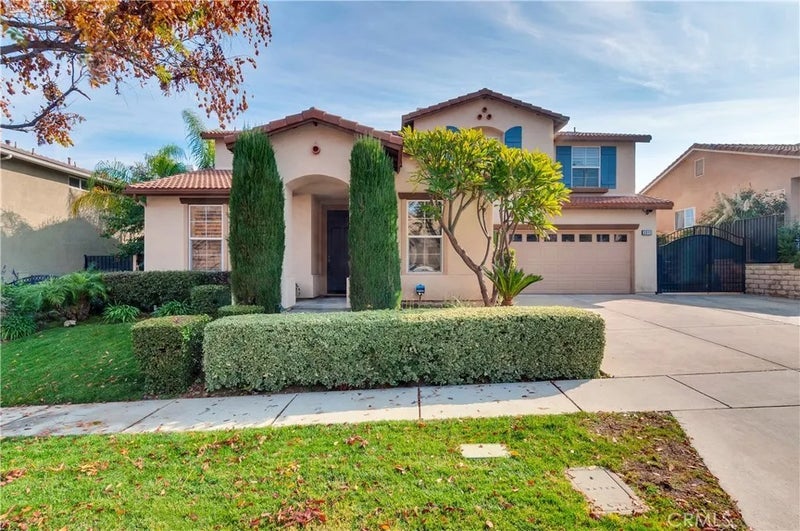 3911 Holly Springs Drive