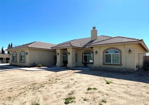 Photo of 16091 Lime St, Hesperia, CA 92345 (MLS # CV26042095)