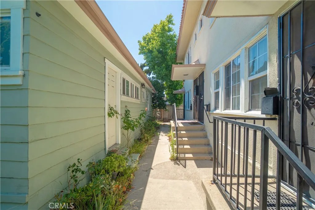 2415 E 7th