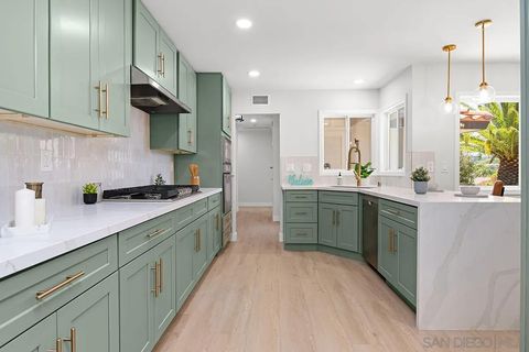 Tiny photo for 12327 Grandee RD, San Diego, CA 92128 (MLS # 260010971)