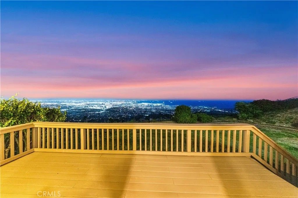 Photo of 10 Avenue De Azalea, Rancho Palos Verdes, CA 90275 (MLS # WS26082813)