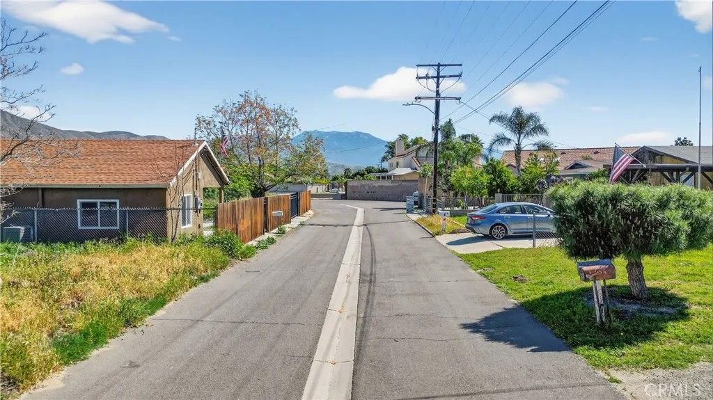 Photo of 40560 Artesia St, San Jacinto, CA 92583 (MLS # DW26005648)