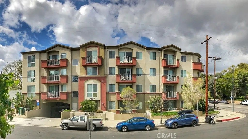 Photo of 7551 Jordan Ave #109, Canoga Park, CA 91303 (MLS # SR26039405)