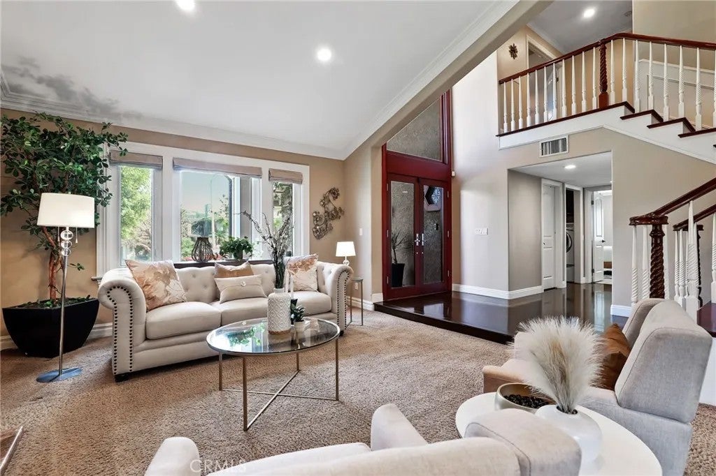 2204 E Vista Mesa Way