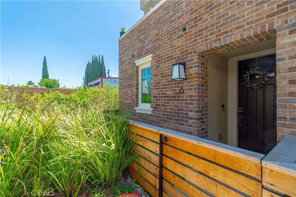 16434 Whittier #6 Boulevard