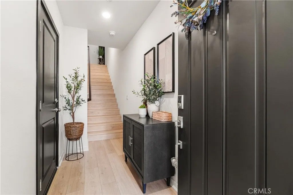 16434 Whittier #6 Boulevard