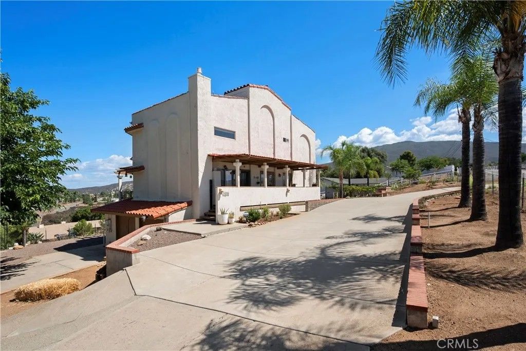 Photo of 2638 W Victoria Drive, Alpine, CA 91901 (MLS # SW25200572)