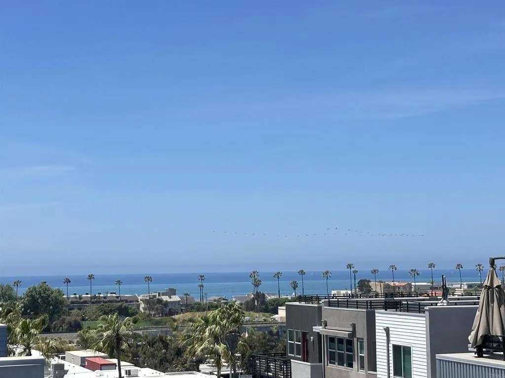 1570 Vista Del Mar Way 4