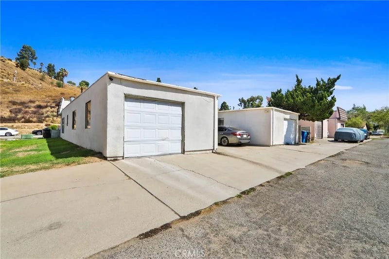 517 Acacia