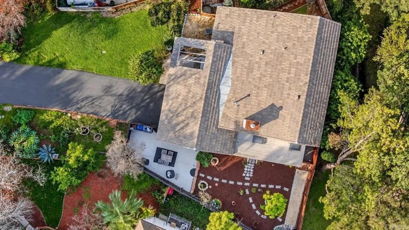 916 Mimosa Avenue