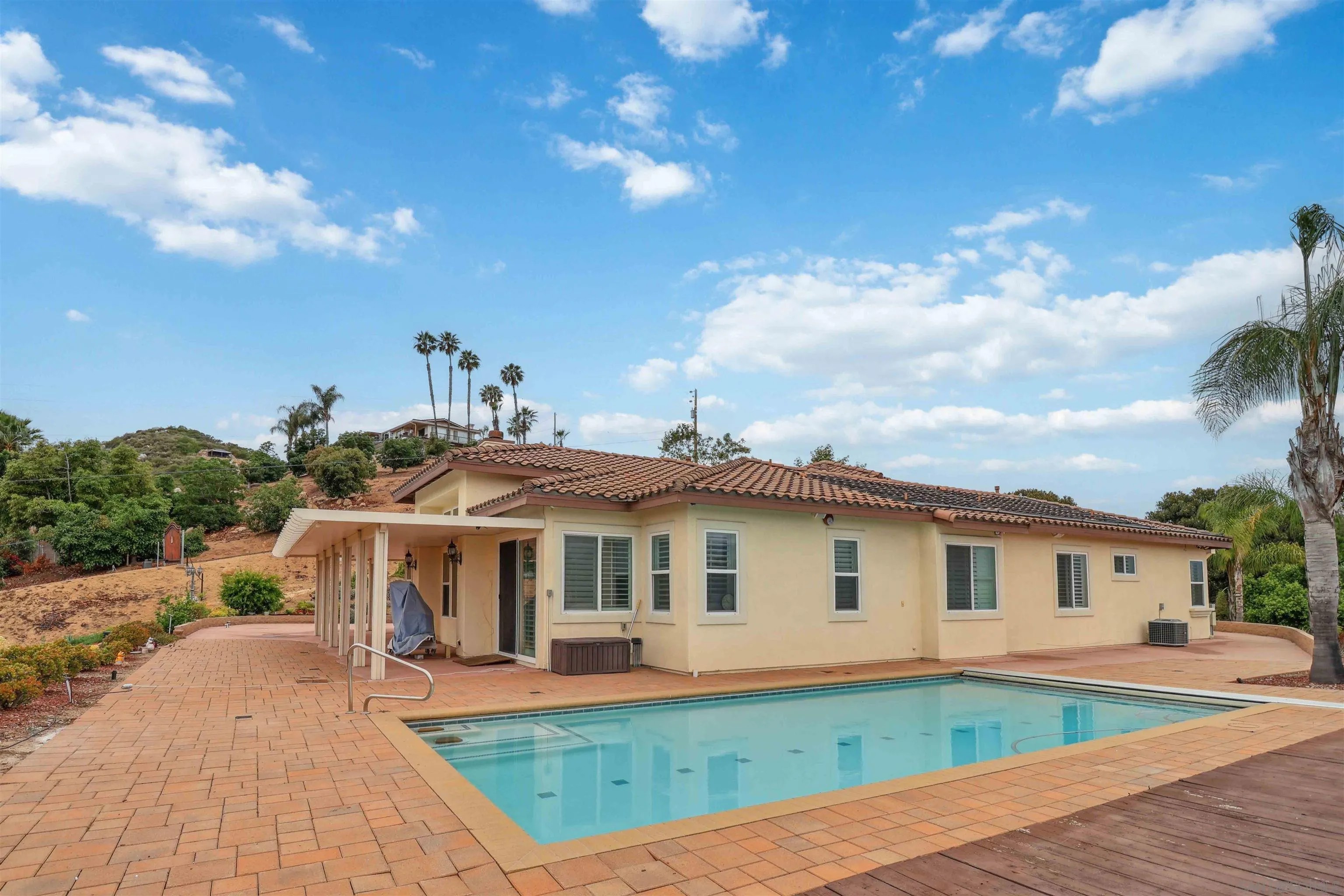 2387 Country Heights Rd.