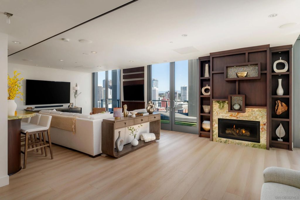 Photo of 645 Front St #2204, San Diego, CA 92101 (MLS # 260003006)