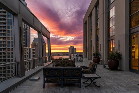 Tiny photo for 645 Front St #2204, San Diego, CA 92101 (MLS # 260003006)