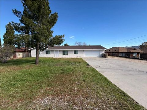 Photo of 17600 Orange St, Hesperia, CA 92345 (MLS # DW26010020)