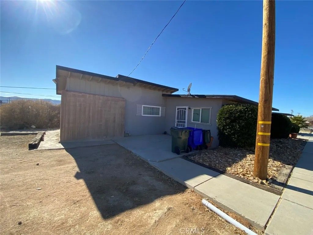 Photo of 13193 Navajo Rd #3, Apple Valley, CA 92308 (MLS # IV26046879)