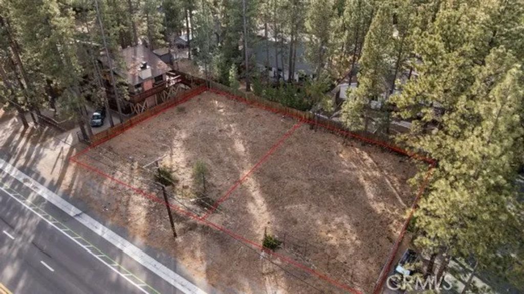 Photo of 580 Summit, Big Bear Lake, CA 92315 (MLS # SR26030721)