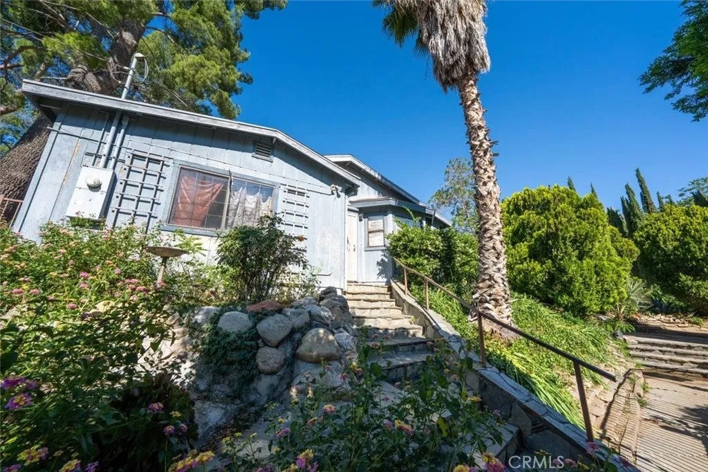 28717 Bouquet Canyon