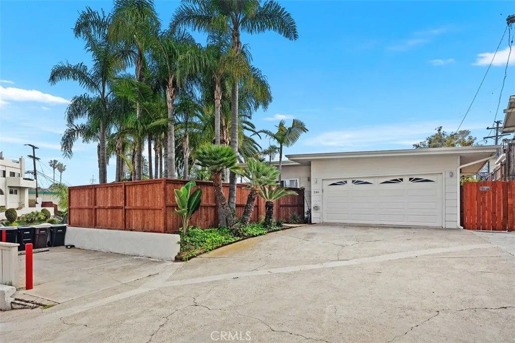 Photo of 246 W Escalones, San Clemente, CA 92672 (MLS # OC26089446)