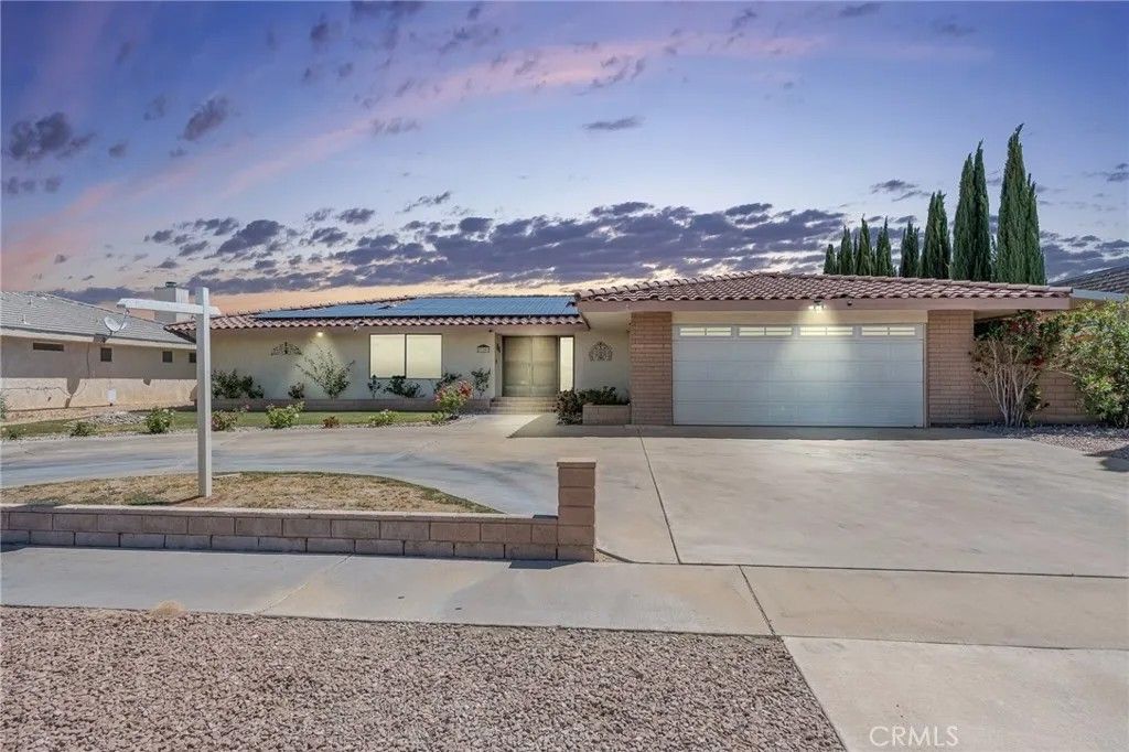 Photo of 27387 Lakeview Drive, Helendale, CA 92342 (MLS # CV26089443)