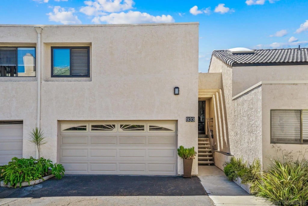 Photo of 933 Hygeia Avenue, Encinitas, CA 92024 (MLS # 260021257)