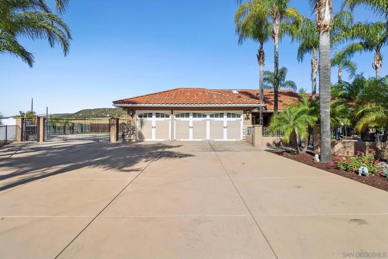 9086 Hunter Pass